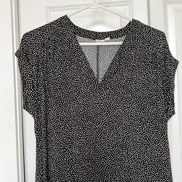 GAP Black Dress with small polka dot Rayon V-neck with Pockets Size Small - Picture 2 of 5